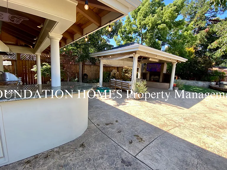 32 Devonshire Dr — Photo 22
