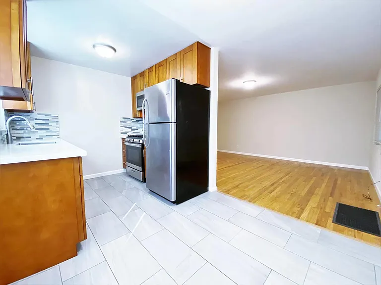 580 Geneva Ave — Photo 9