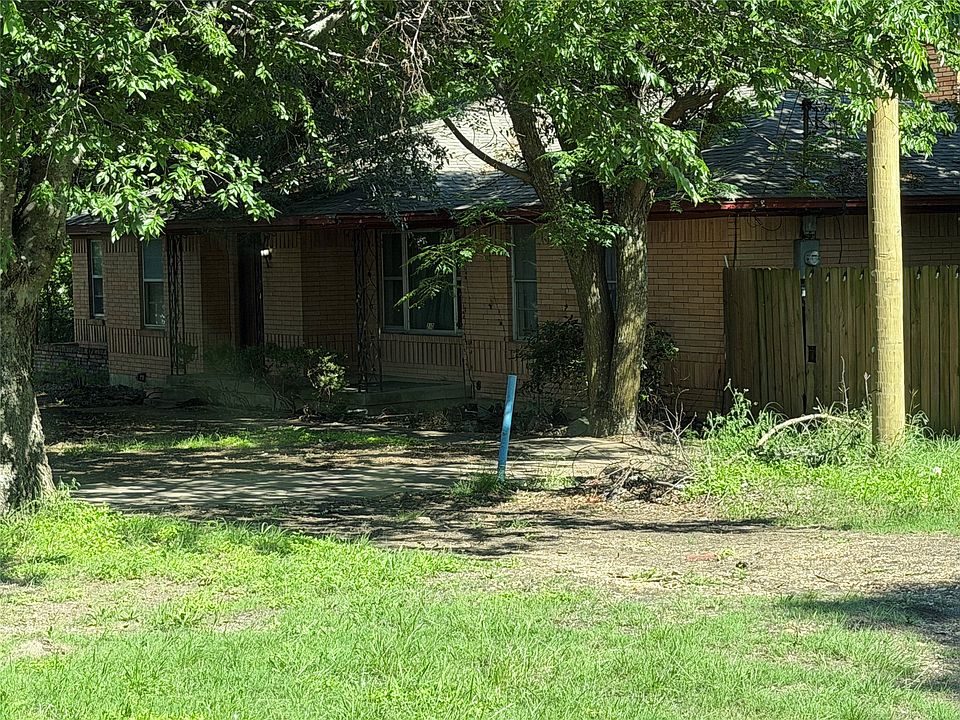 2nd image of 210 W Bear Creek Rd