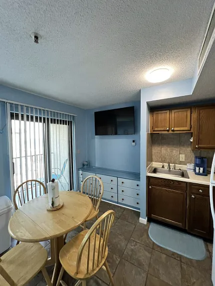5905 S Kings Hwy #409 — Photo 13
