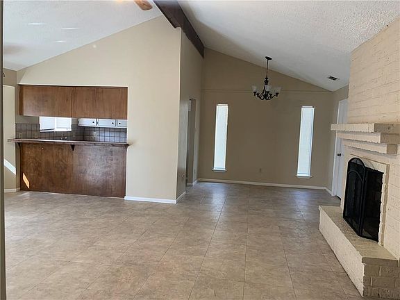 3rd image of 4409 Haverhill Ln