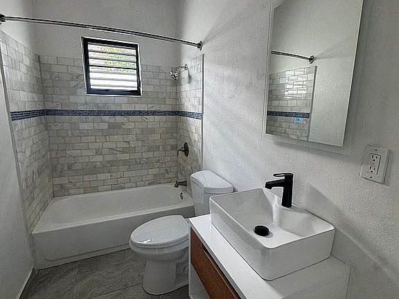4th image of 107 Calle Esperanza