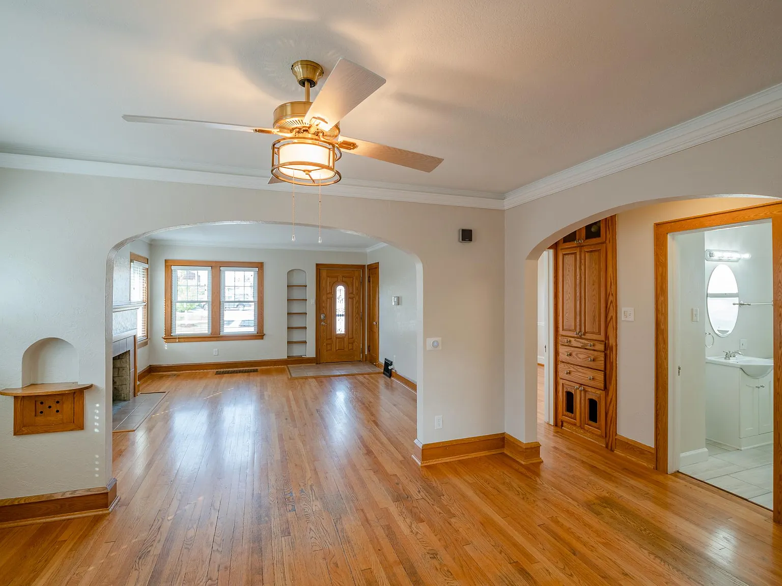 3 bed, 2.5 bath, 1350 sqft, $2,450 — Photo 3