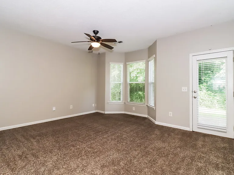 468 Darbys Run Ct — Photo 4