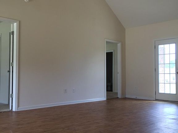 3rd image of 225 Booster Blvd