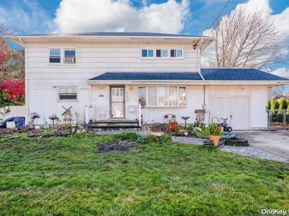 216 N Chestnut Street, Massapequa, NY 11758
