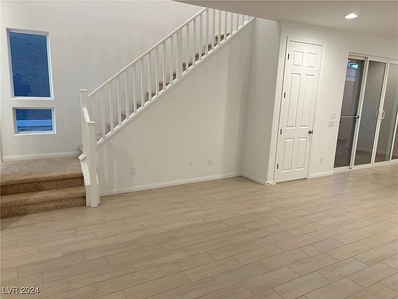 3rd image of 874 Cottonwood Hill Pl