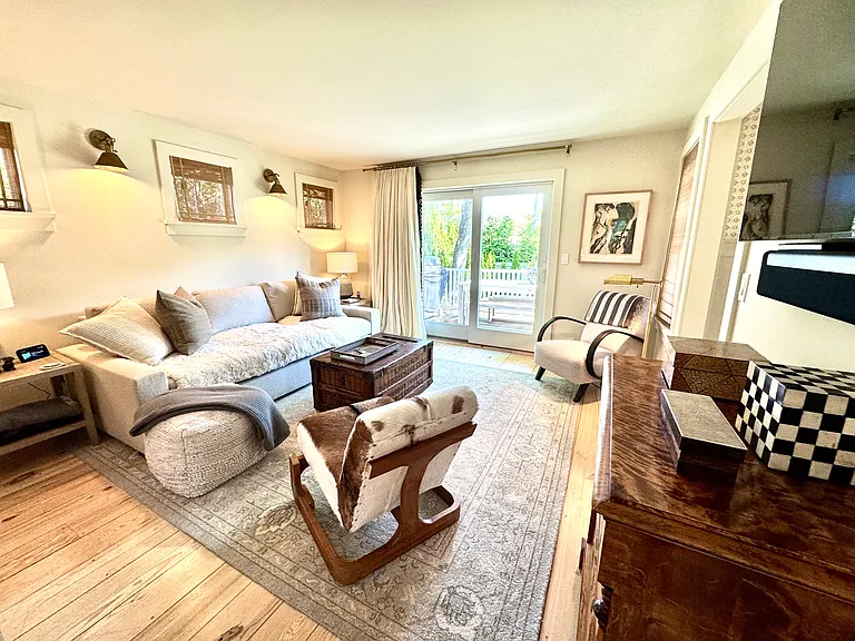 132 Jermain Ave — Photo 7