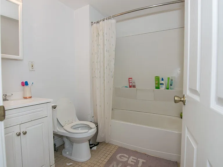70 Egmont St #1 — Photo 8