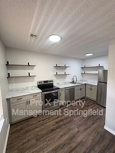1138 E Walnut St #7 Photo 1