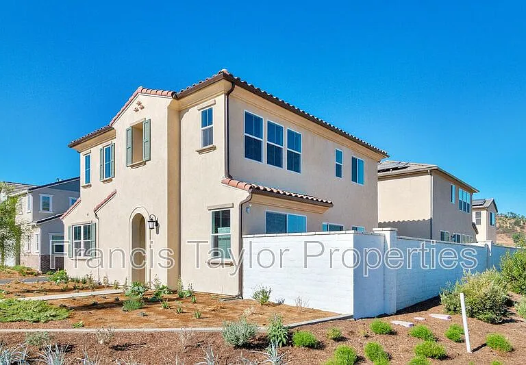 27778 Heritage Ln — Photo 2