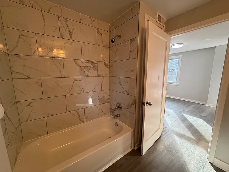 2026 Hertel Ave #A4 — Photo 7