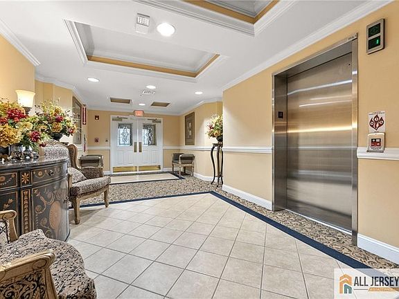 2nd image of 2303 Avery Ct
