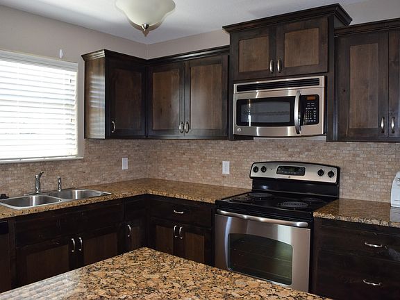 5th image of 104 Ironway Dr