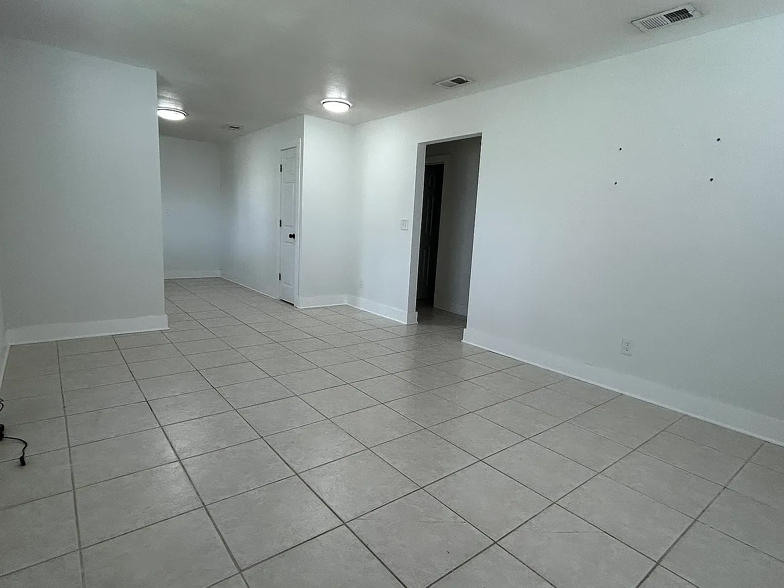 2 bed, 800 sqft, $1,590 — Photo 2