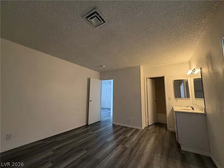 5206 Golden Ln #B — Photo 18
