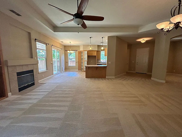 685 Stetson Dr — Photo 9