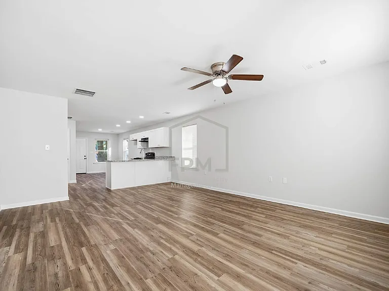349 N Worthington Dr — Photo 6