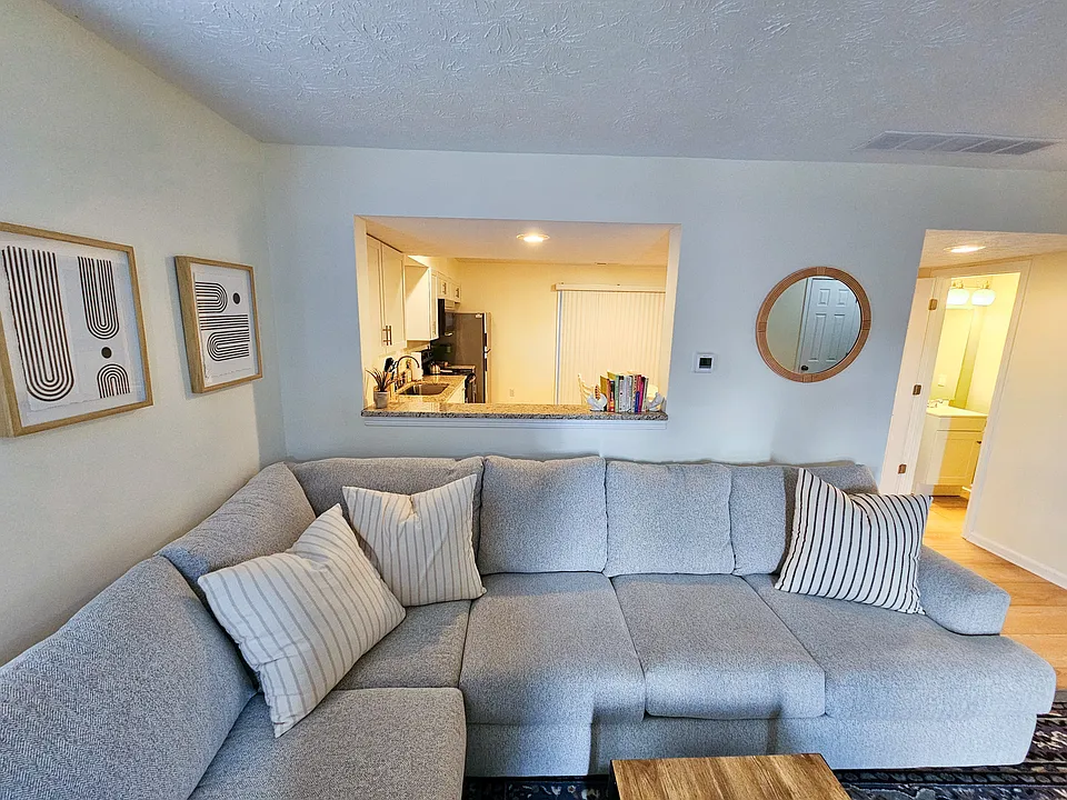 1426 N Kinser Pike