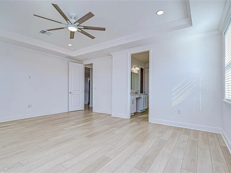 10027 Dolphin Gull Cir — Photo 38