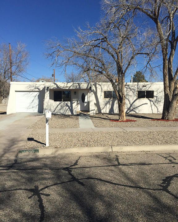 1st image of 5933 Avenida La Barranca NW