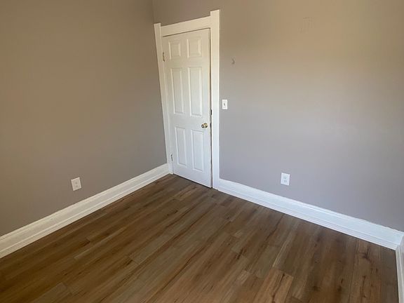 3rd image of 3279 N Detroit Ave #2