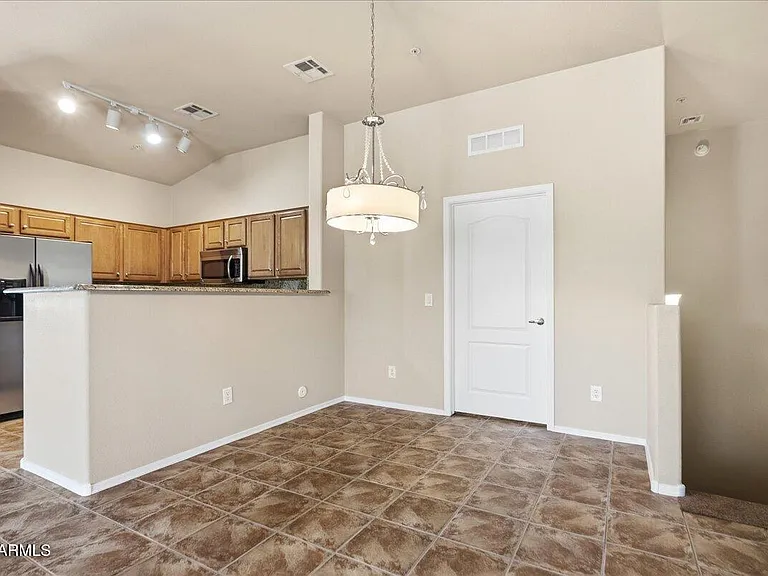 2725 E Mine Creek Rd #2018 — Photo 5