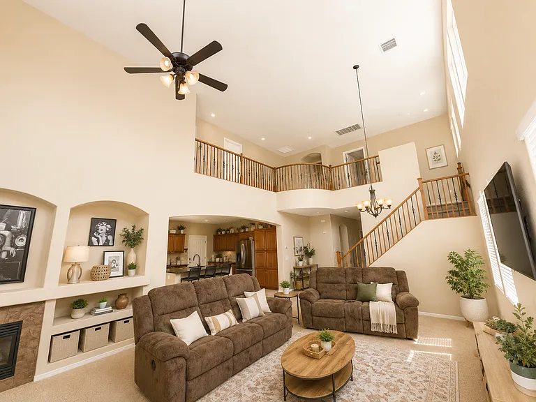 449 Phelps Dr — Photo 15