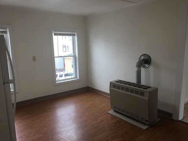 82 3rd St #2E — Photo 13