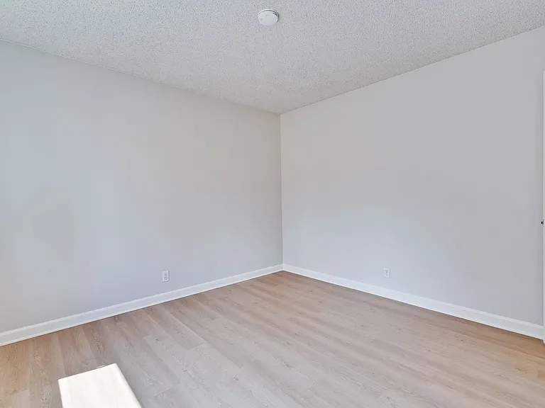 781 N Fair Oaks Ave #6 — Photo 20