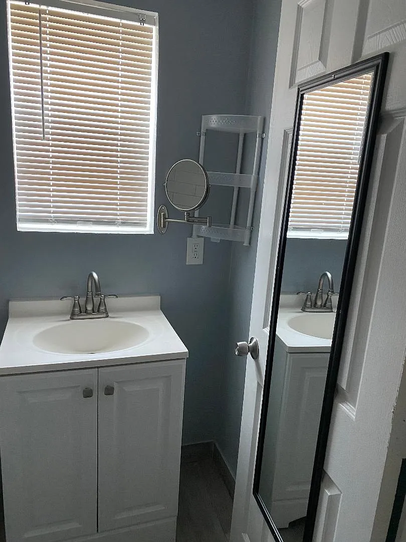 Studio, 450 sqft, $1,650 — Photo 3