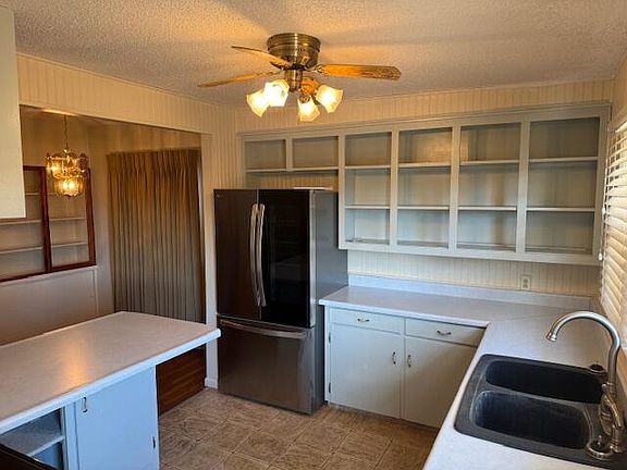 5th image of 1028 Garst Street