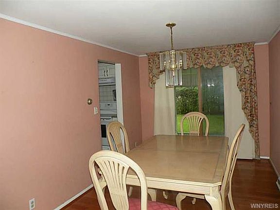 4th image of 79 Tomcyn Dr