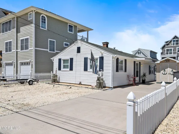 225 Rosewood Drive, Bayville, NJ 08721