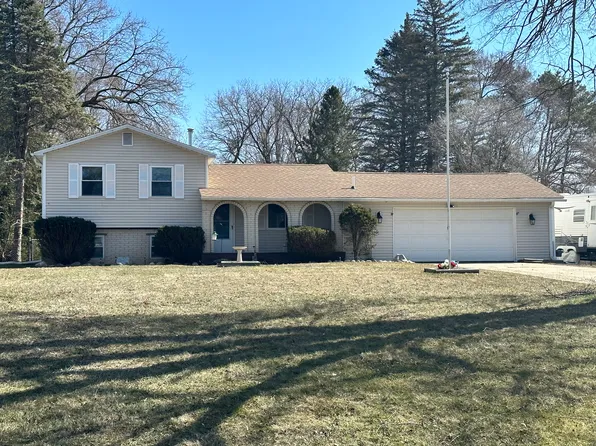 2538 Lisa Dr, Columbiaville, MI 48421