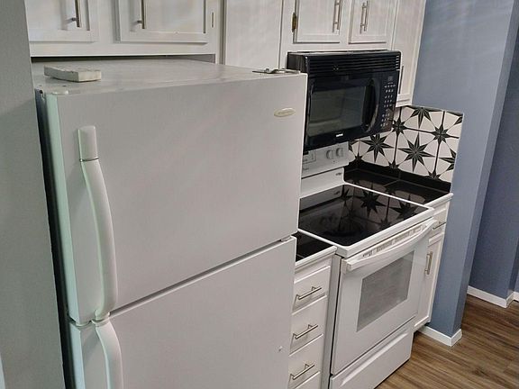 2nd image of 1201 Hilltop Dr #102
