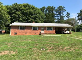 208 River Dr, Linwood, NC 27299