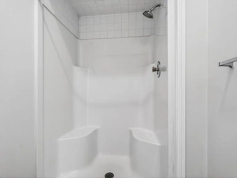 335 King St #A — Photo 11