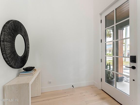 3rd image of 516 MARGARET Street