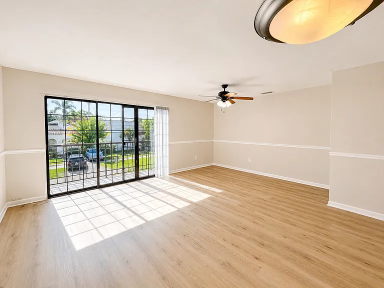 208 S Habana Ave #G — Photo 6