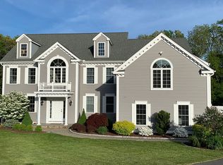 18 Matthew Ct, Madison, CT 06443