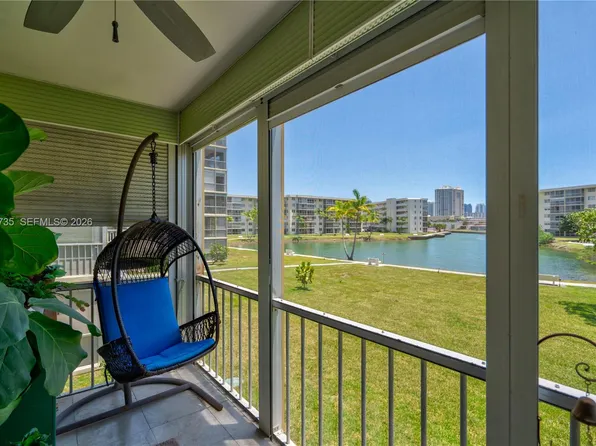 2851 Leonard Dr, Aventura, FL