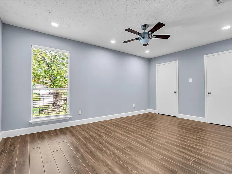 23819 Griffin House Ln — Photo 2