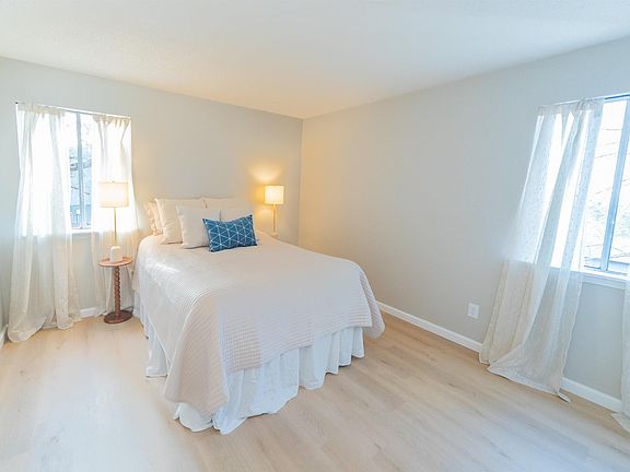 2nd image of 415 Skyview Dr APT C