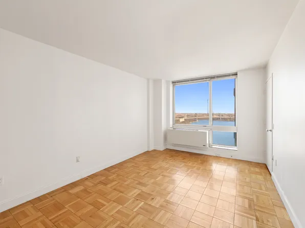 215 East 96th Street image 10 of 13