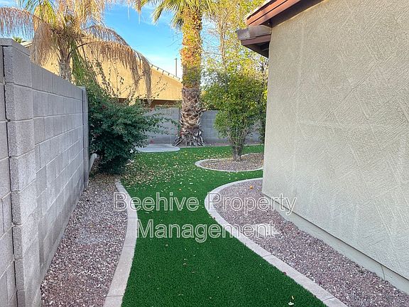 4th image of 3348 E Mayberry Ave