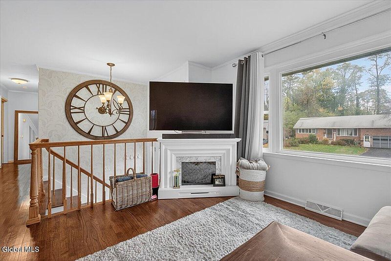3rd image of 205 E Palmer Avenue