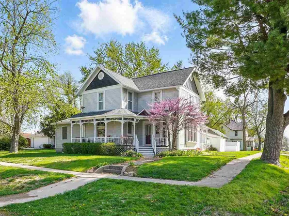 302 E Main St, Wayland, IA 52654