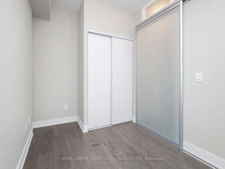 525 Adelaide St W #1732 — Photo 16