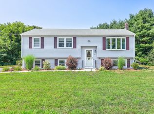 15 Pioneer Valley Dr, Spencer, MA 01562
